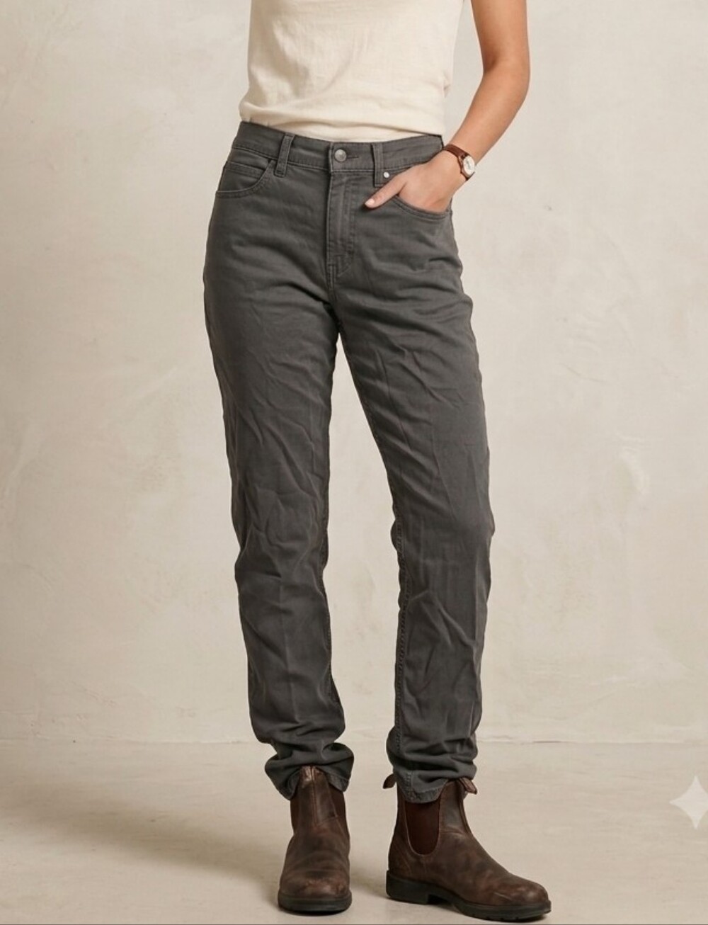 Wrangler Straight Leg Women’s Jeans in Charcoal Gray